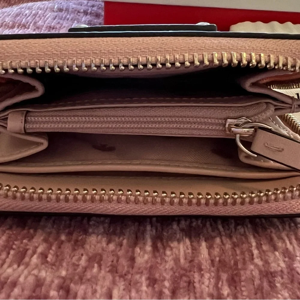 NWT Kate Spade Zip Around Wallet - Picture 2 of 3
